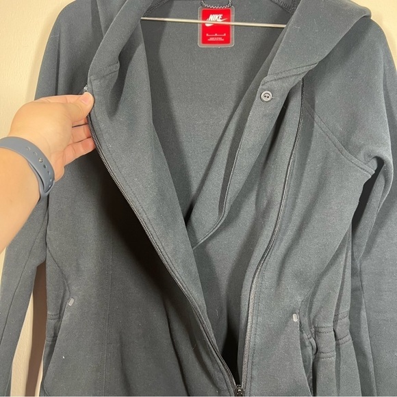 Nike Women’s Tech Fleece Cape Hooded Zip Up Black Jacket Sweatshirt Size Medium - Picture 12 of 16